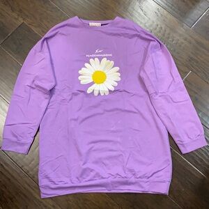 NWT Sweatshirt in Large